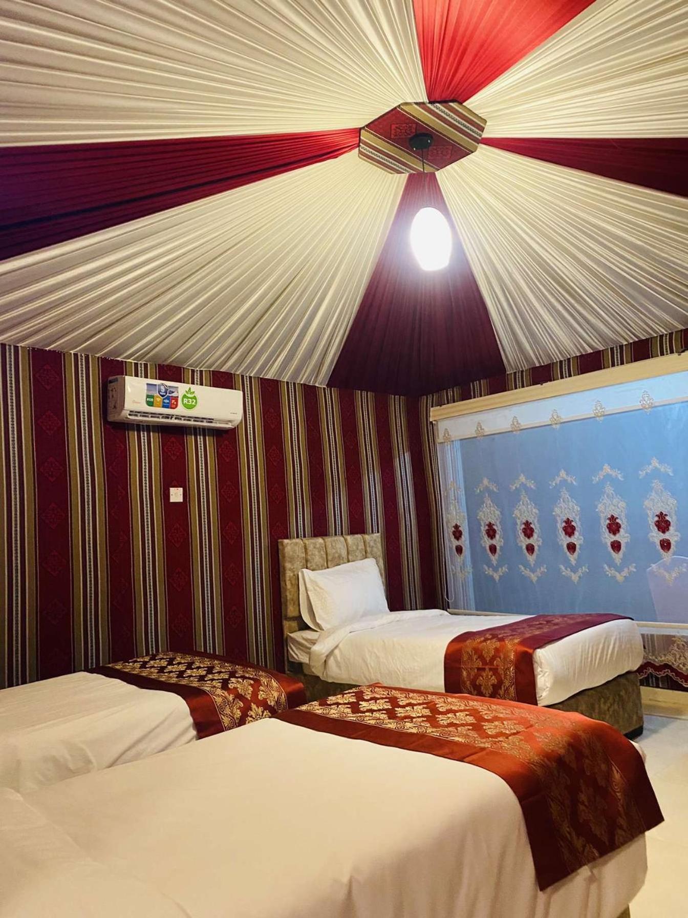 Wadi Rum Sky Camp Bagian luar foto