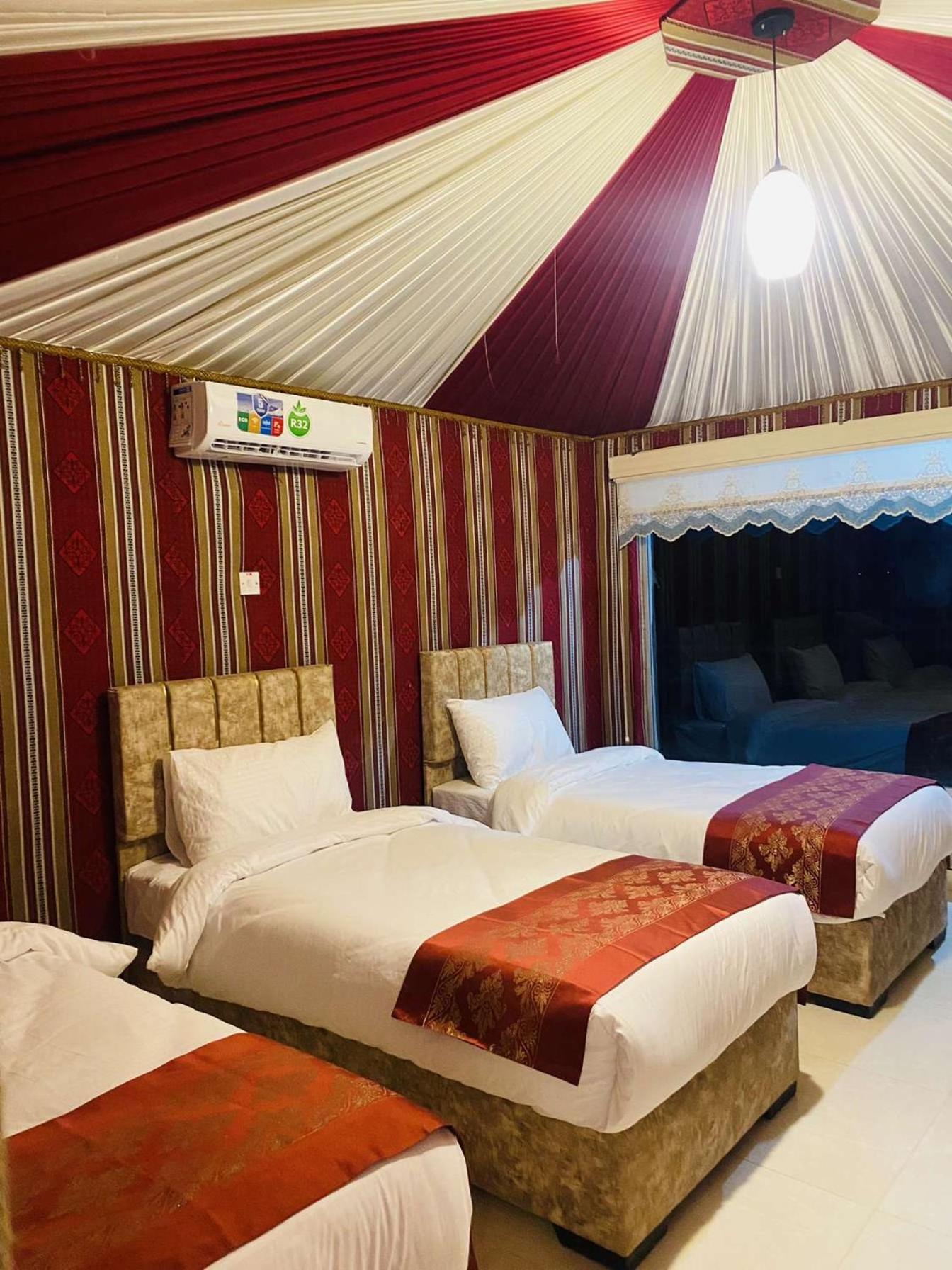 Wadi Rum Sky Camp Bagian luar foto