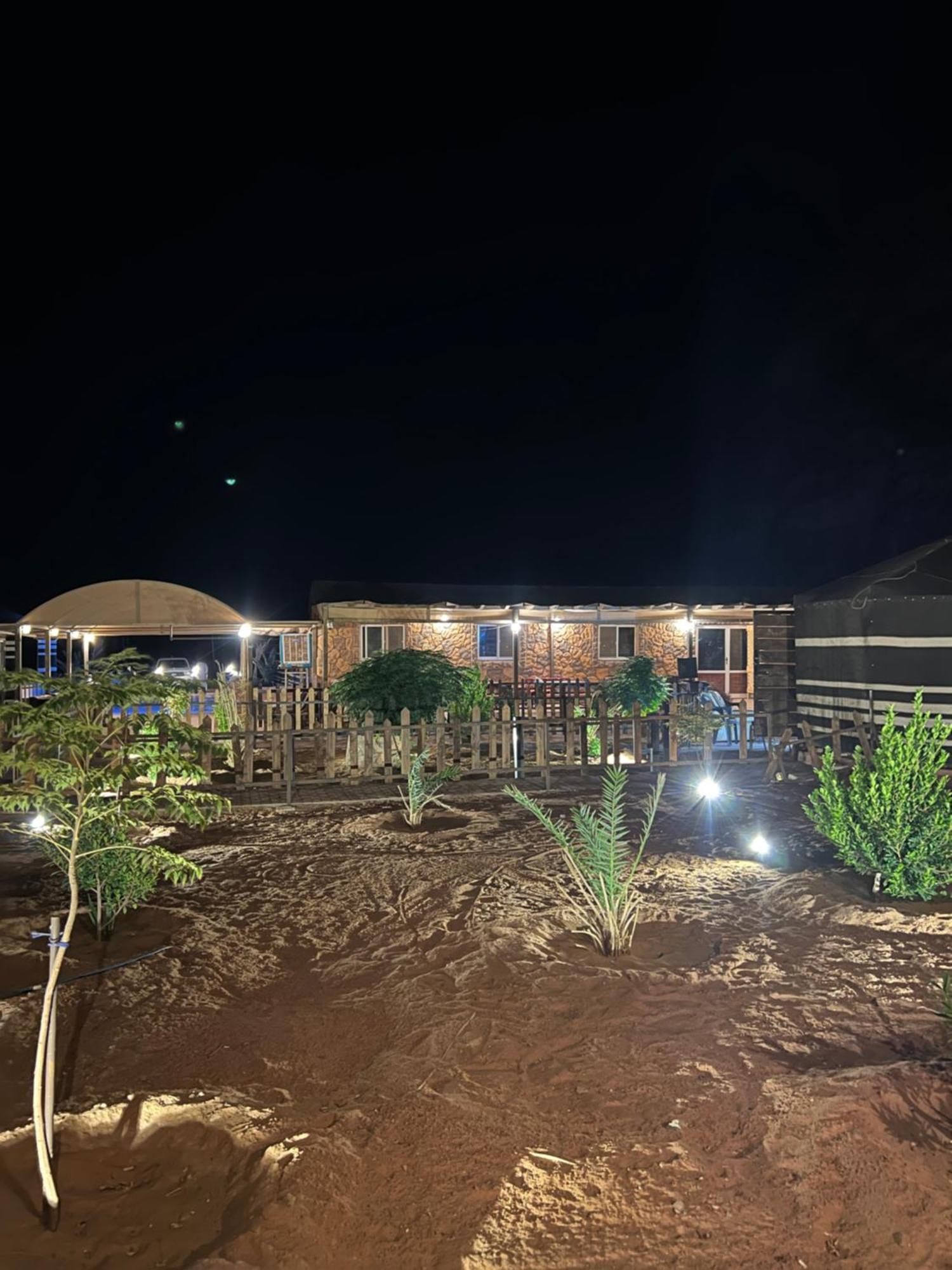 Wadi Rum Sky Camp Bagian luar foto