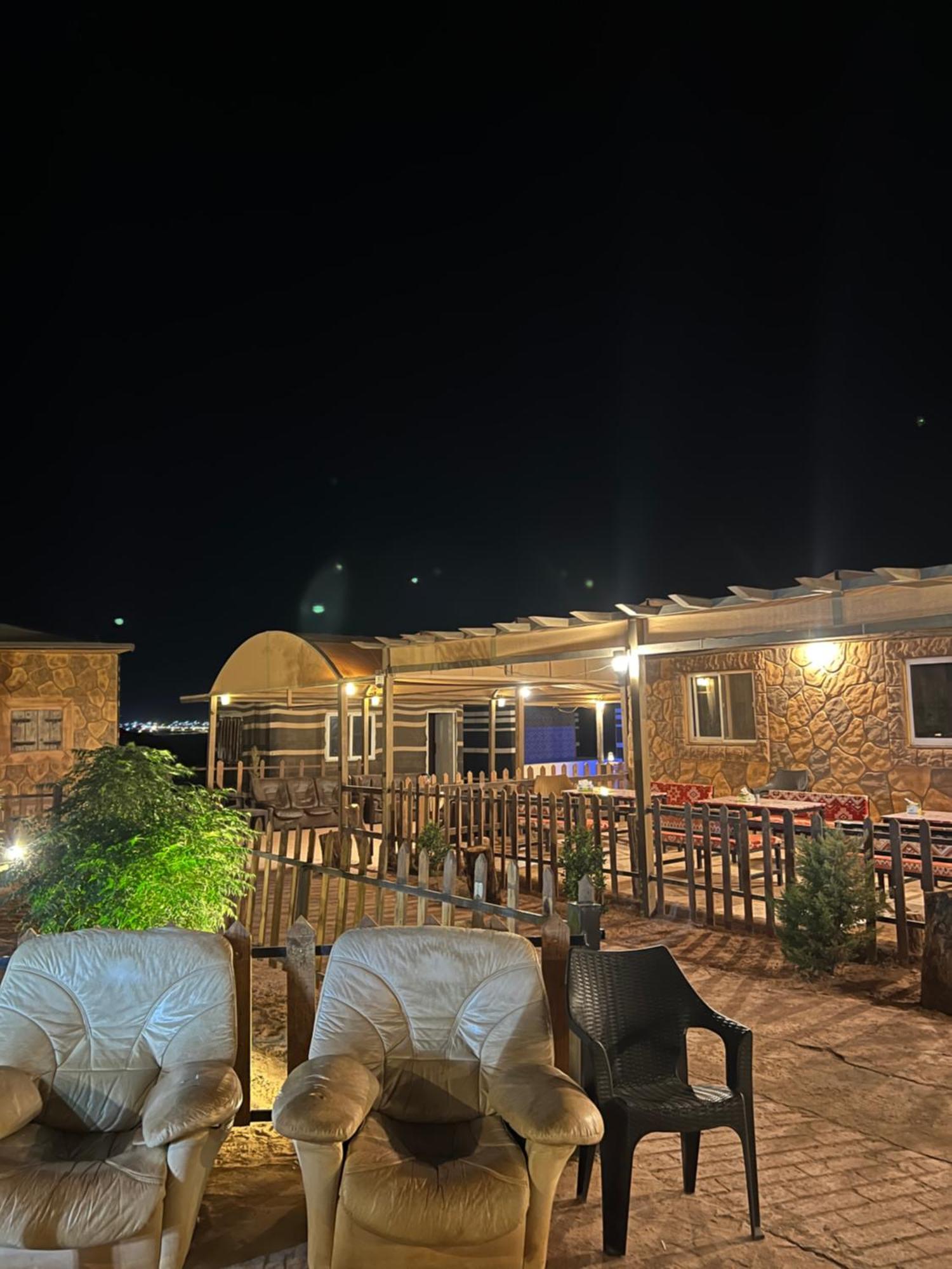 Wadi Rum Sky Camp Bagian luar foto