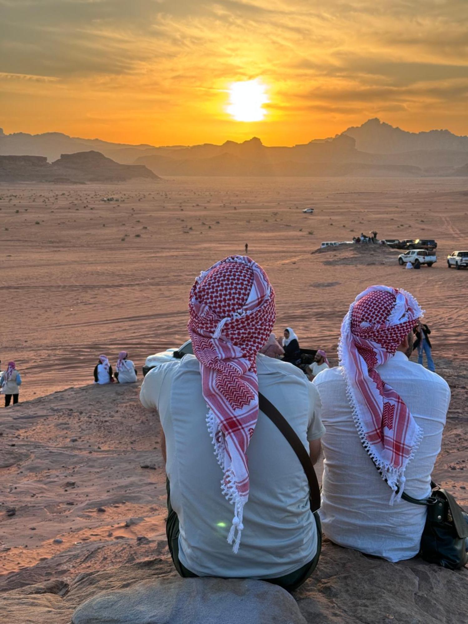 Wadi Rum Sky Camp Bagian luar foto